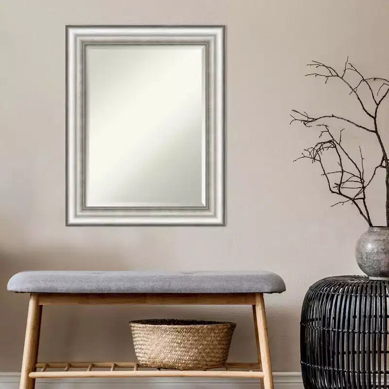 Specchio da Parete Rettangolare con Bordo Smussato con Cornice 23" x 29" – Argento
