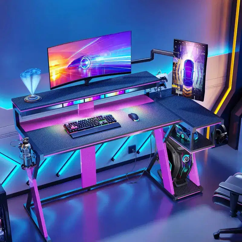 Scrivania da Gaming a L con Supporto Monitor, Presa di Corrente, Luce LED, Portabicchieri e Supporto Controller – 41.6'' / 57''