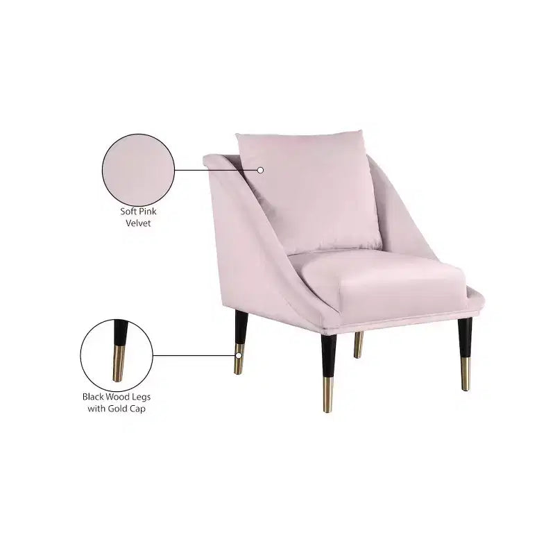 Poltrona in velluto con gambe in legno