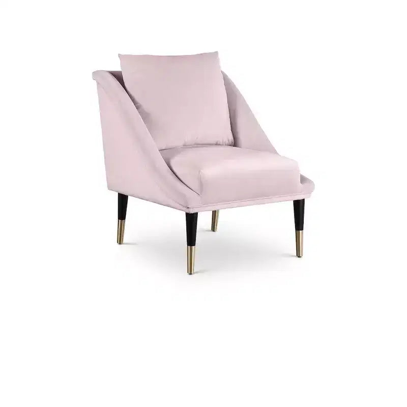 Poltrona in velluto con gambe in legno